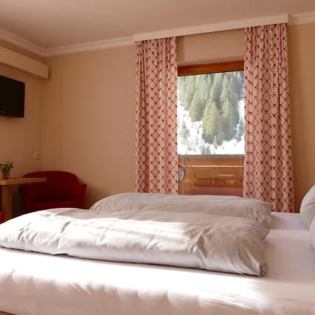 Dorfplatzl Pitztal Pensionat