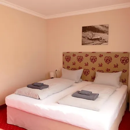 Dorfplatzl Pitztal Gæstehus 3*